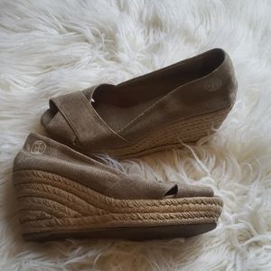 Tory Burch wedge peep toes sz 8